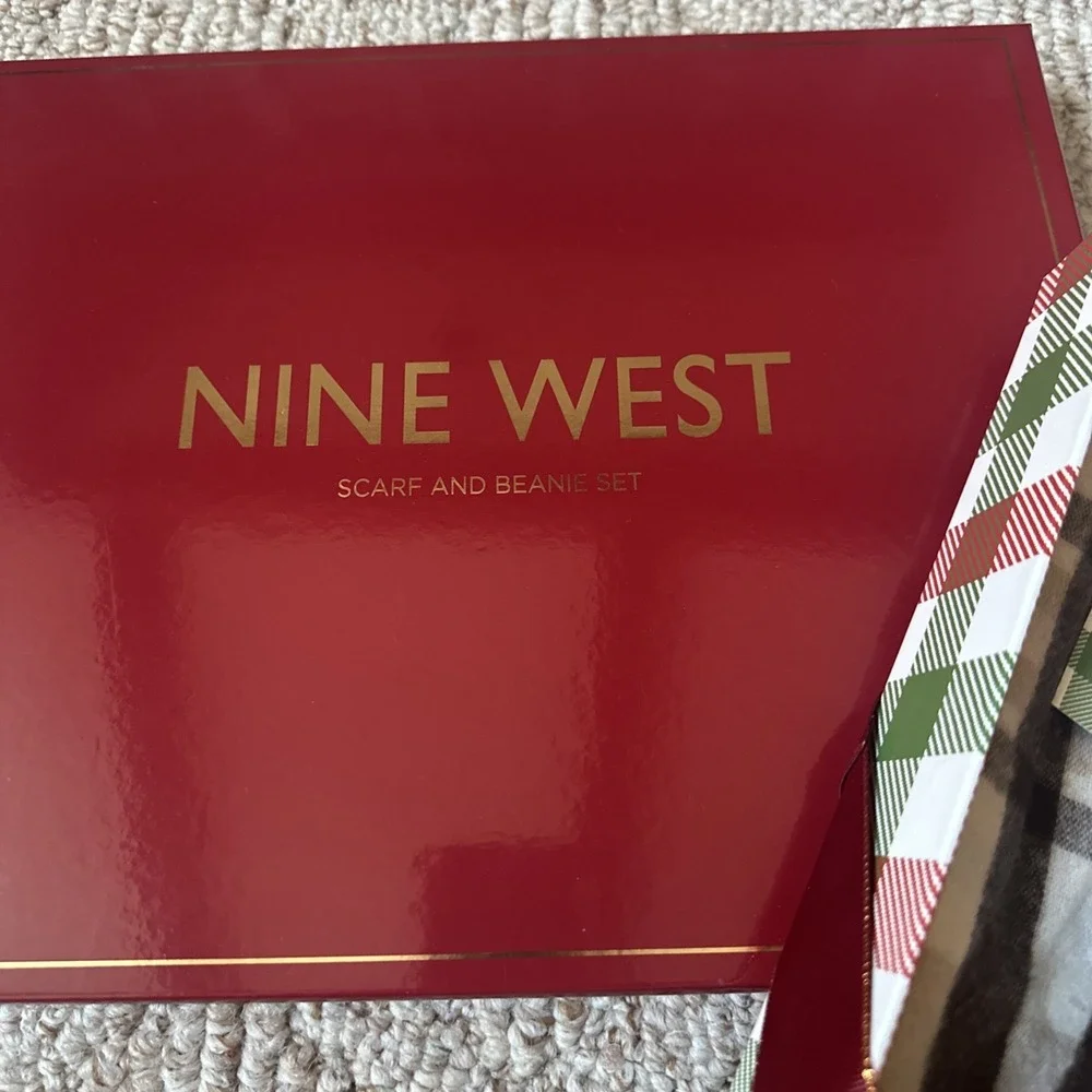 Nine West Womens Plaid Wrap Scarf & Diamond Stitch Beanie Set  NWT